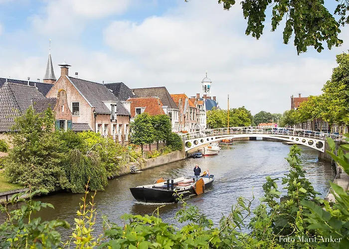 Vakantiehuis aan het water met hottub