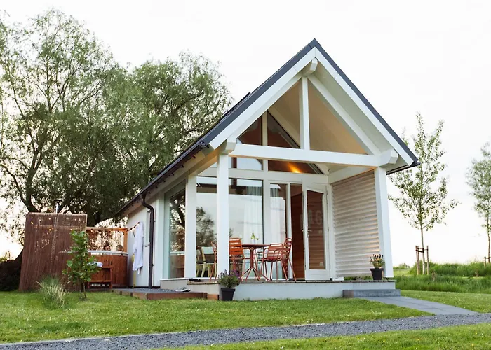 Tiny house met hottub