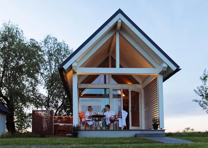 Tiny house met hottub